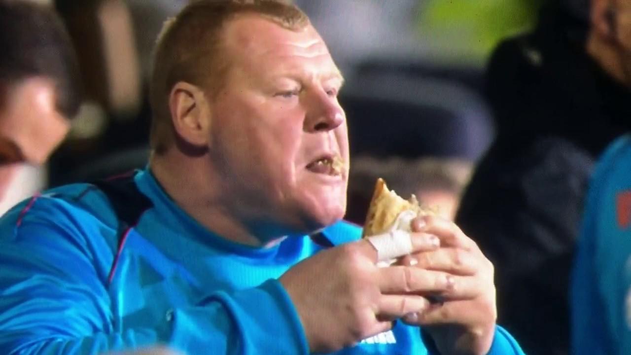 Kæmpekeeper tiltales af FA for ”Pie-gate”