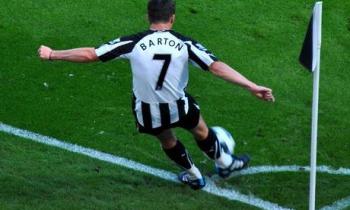 Tidligere Man City-spiller beskyldt for ulovligt spil på ærkerival